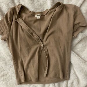 Garage zipper t-shirt